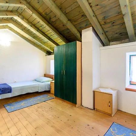 One-bedroom With A Fireplace 03 亚德里亚