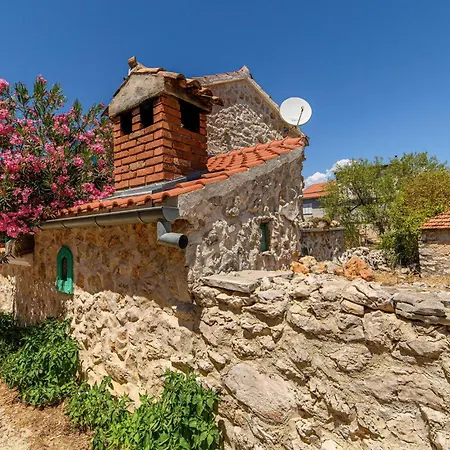 One-bedroom With A Fireplace 03