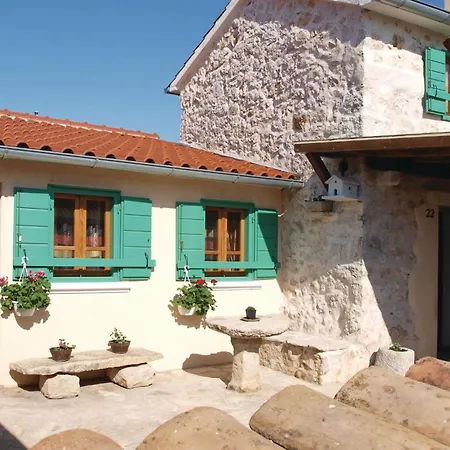 度假居 One-bedroom With A Fireplace 03 *