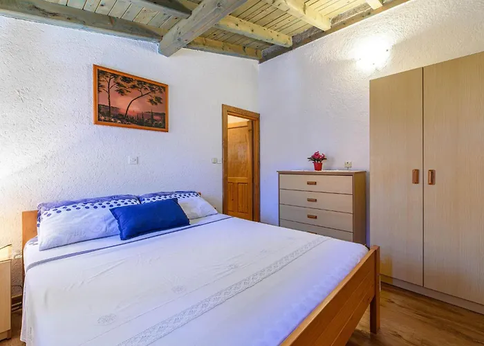 One-Bedroom Holiday Home Jadrija With A Fireplace 03 Vikendica